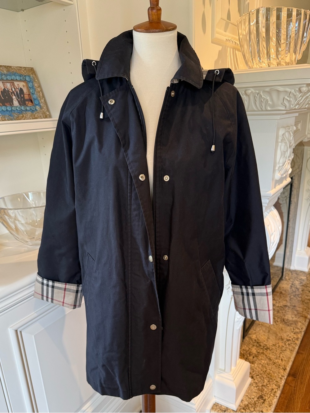 BURBERRY Nova check insulated removable lining hooded black raincoat size 8